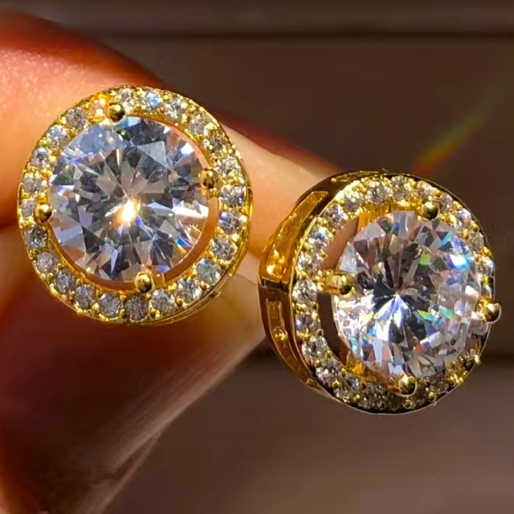 9 Karat Gold Cubic Zirconia Stud Earrings